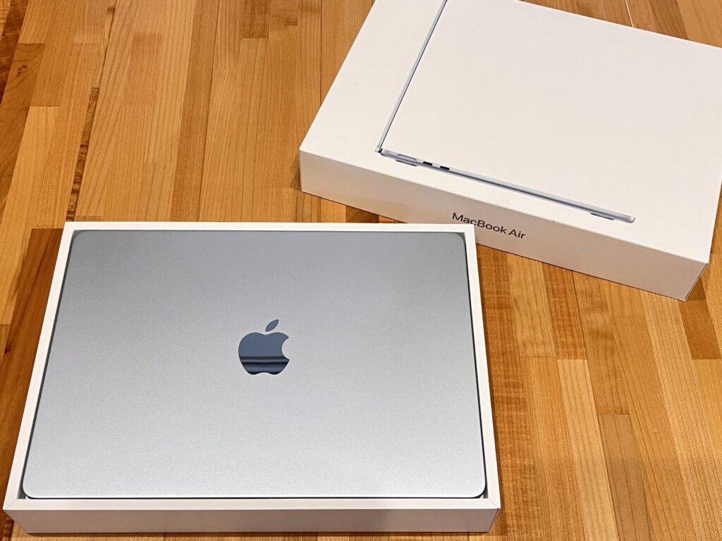 AdobePremiereの作業用に新しく購入したパソコン